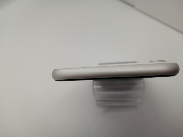 【中古】Apple docomo 【SIMロック解除済み】 iPhone SE（第2世代） 64GB ホワイト MX9T2J/A【大須アメ横】保証期間１ヶ月【ランクC】_2