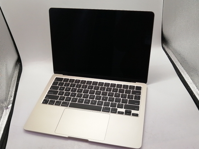 【中古】Apple MacBook Air 13インチ CTO (M22022) スターライト M2(CPU:8C/GPU:8C)/8G/256G/30W AC【大須アメ横】保証期間１ヶ月【ランクB】