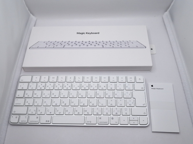 Magic Keyboard テンキー付き (JIS) MK2C3J/Aホワイト Apple Magic Keyboard テンキー付き (JIS) MK2C3J/A ホワイト