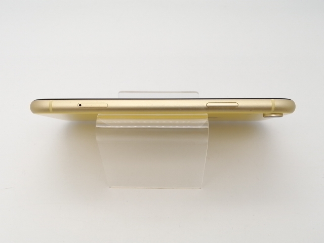 【中古】Apple au 【SIMロック解除済み】 iPhone XR 64GB イエロー MT082J/A【広島本通】保証期間１ヶ月【ランクC】_4