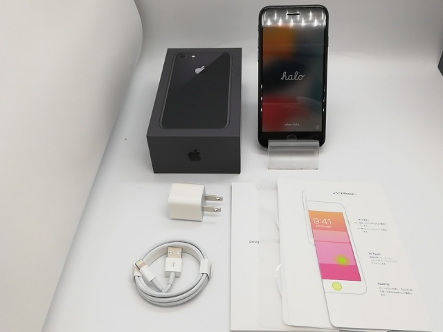 64GB SIMロック解除済み au スペースグレイ iPhone iPhone8 0 中古
