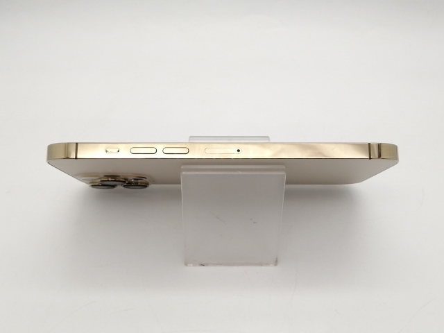 【中古】Apple docomo 【SIMフリー】 iPhone 13 Pro Max 256GB ゴールド MLJA3J/A【小倉駅前】保証期間１ヶ月【ランクC】