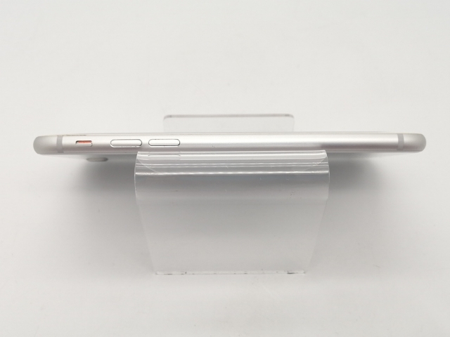 【中古】Apple au 【SIMロック解除済み】 iPhone 8 64GB シルバー MQ792J/A【広島本通】保証期間１ヶ月【ランクC】_3