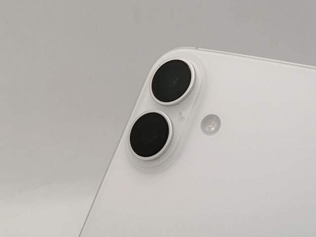 【中古】Apple docomo 【SIMフリー】 iPhone 16 128GB ホワイト MYDR3J/A【広島本通】保証期間１ヶ月【ランクA】_6