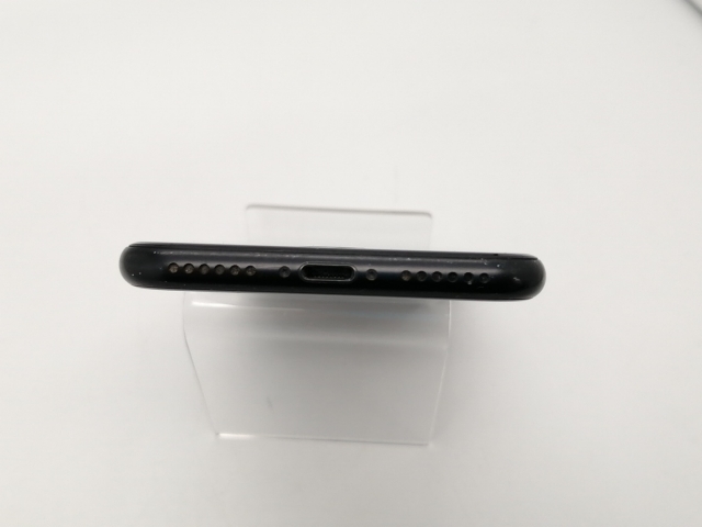 【中古】Apple SoftBank 【SIMロック解除済み】 iPhone SE（第2世代） 64GB ブラック MHGP3J/A（後期型番）【広島本通】保証期間１ヶ月【ランクC】_4