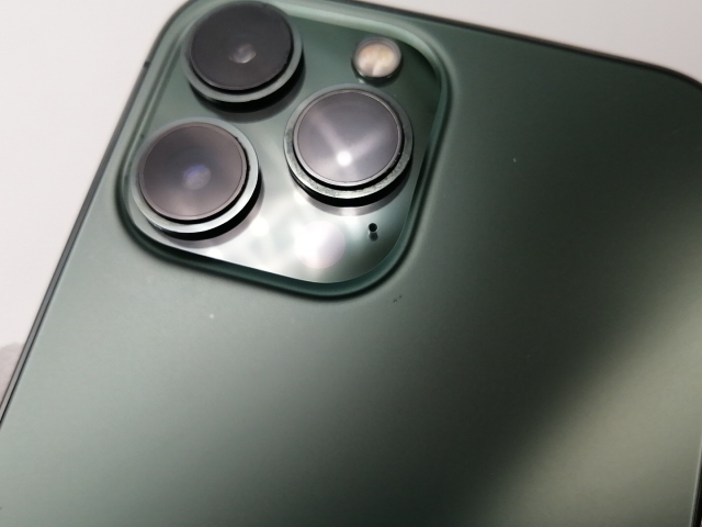 【中古】Apple au 【SIMフリー】 iPhone 13 Pro Max 256GB アルパイングリーン MNCV3J/A【福岡天神】保証期間１ヶ月【ランクB】_9