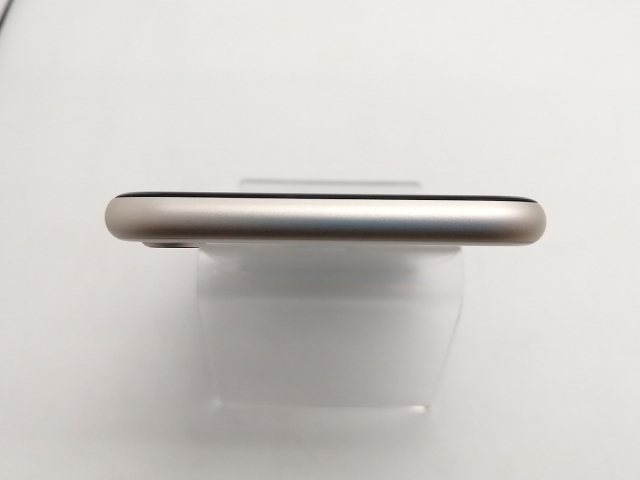 【中古】Apple docomo 【SIMフリー】 iPhone SE（第3世代） 64GB スターライト MMYD3J/A【広島本通】保証期間１ヶ月【ランクA】_2