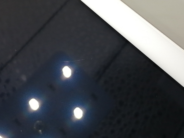 【中古】Apple SoftBank 【SIMロック解除済み】 iPad（第5世代/2017） 32GB ゴールド MPG42J/A【広島本通】保証期間１ヶ月【ランクC】_7