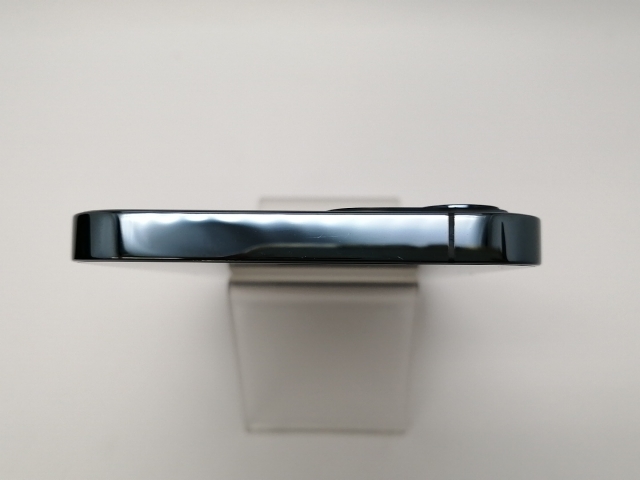 【中古】Apple docomo 【SIMロック解除済み】 iPhone 12 Pro Max 128GB パシフィックブルー MGCX3J/A【三宮センター】保証期間１週間【ランクC】_2