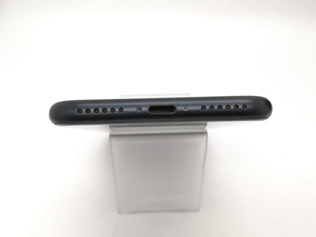 【中古】Apple au 【SIMフリー】 iPhone SE（第3世代） 64GB ミッドナイト MMYC3J/A【アリオ倉敷】保証期間１ヶ月【ランクC】_3