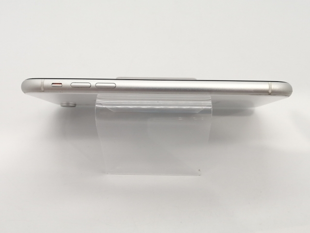 【中古】Apple docomo 【SIMロック解除済み】 iPhone XR 64GB ホワイト MT032J/A【広島本通】保証期間１ヶ月【ランクC】_5