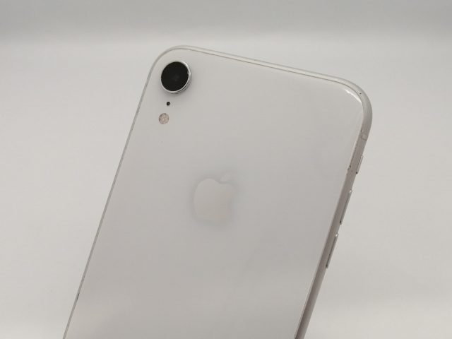 【中古】Apple docomo 【SIMロック解除済み】 iPhone XR 64GB ホワイト MT032J/A【広島本通】保証期間１ヶ月【ランクC】_6
