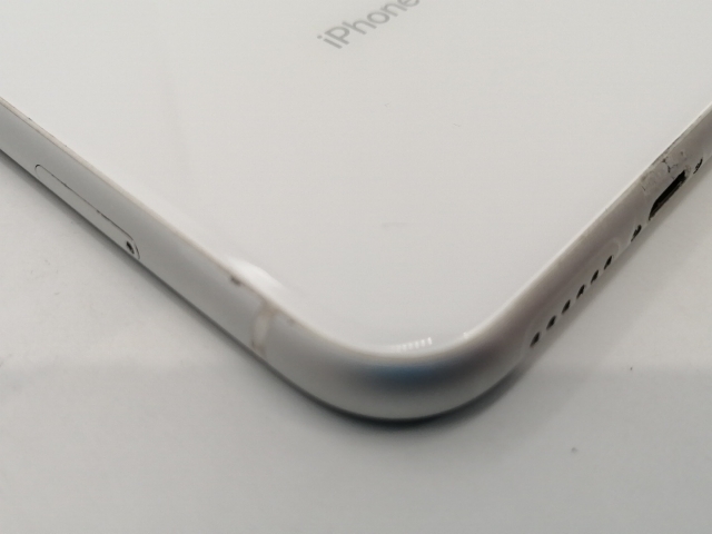 【中古】Apple docomo 【SIMロック解除済み】 iPhone XR 64GB ホワイト MT032J/A【広島本通】保証期間１ヶ月【ランクC】_8