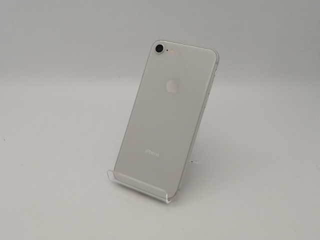 【中古】Apple au 【SIMロック解除済み】 iPhone 8 64GB シルバー MQ792J/A【DS秋葉】保証期間１ヶ月【ランクC】