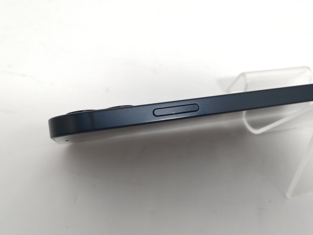 中古】Apple docomo 【SIMロック解除済み】 iPhone 12 64GB ブラック