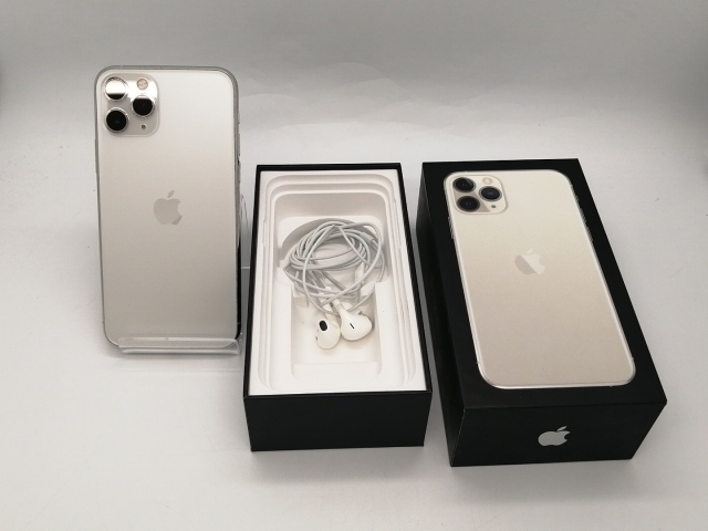 中古】Apple docomo 【SIMロックあり】 iPhone 11 Pro 256GB シルバー