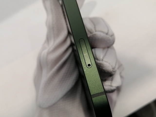 【中古】Apple au 【SIMフリー】 iPhone 13 128GB グリーン MNGG3J/A【広島本通】保証期間１ヶ月【ランクB】_8