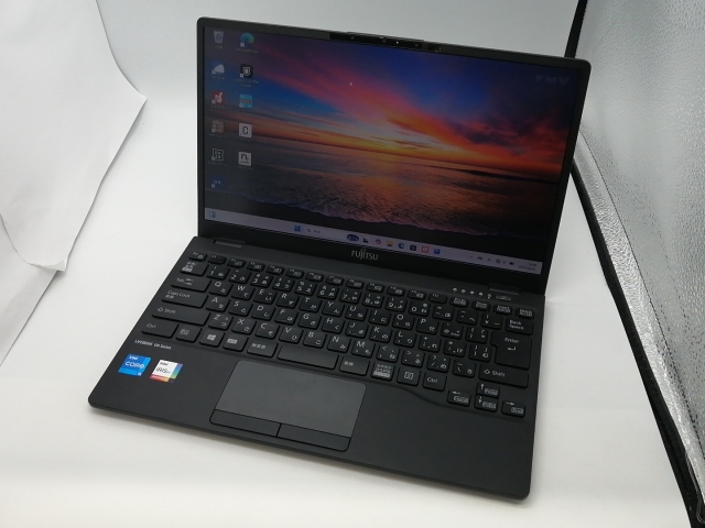 LifeBook UH08/E3 富士通 ノートパソコン