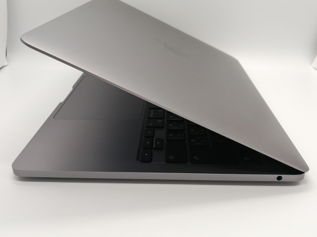 【中古】Apple MacBook Pro 13インチ M2(CPU:8C/GPU:10C) 8GB/256GB スペースグレイ MNEH3J/A (M2・2022)【小倉駅前】保証期間１ヶ月【ランクA】_3