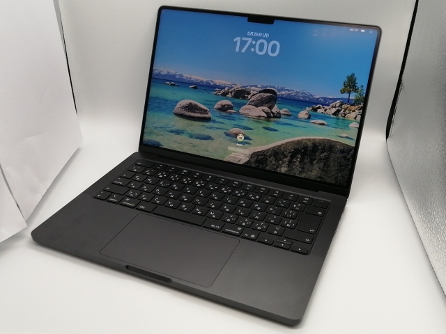 【中古】Apple MacBook Pro 14インチ CTO (14インチ,M5) M5(CPU:10C/GPU:10C)/24G/1T スペースブラック Nano-textureディスプレイ【小倉駅前】保証期間１ヶ月【ランクA】