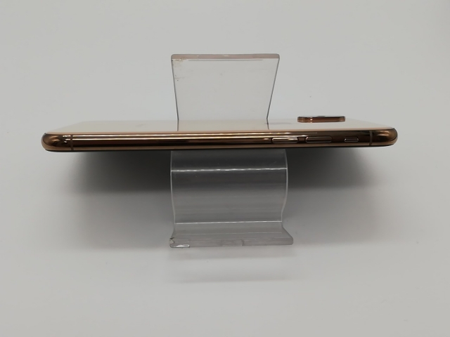 中古】Apple docomo 【SIMロック解除済み】 iPhone XS 256GB ゴールド
