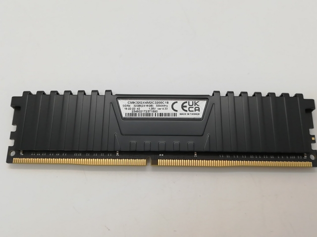 【中古】DDR4 16GB PC4-25600(DDR4-3200)【デスクトップPC用】【アリオ倉敷】保証期間１週間