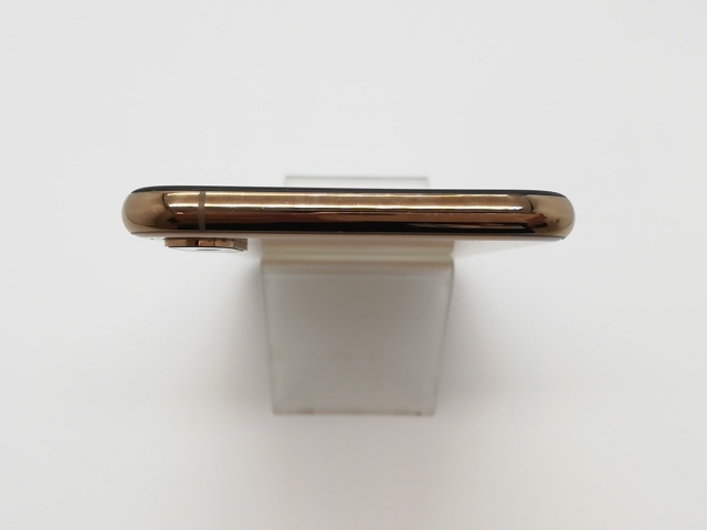 中古】Apple au 【SIMロック解除済み】 iPhone XS 64GB ゴールド 