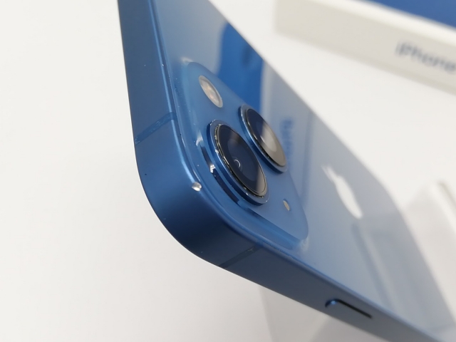 【中古】Apple docomo 【SIMフリー】 iPhone 13 512GB ブルー MLNT3J/A【アリオ倉敷】保証期間１ヶ月【ランクB】_2