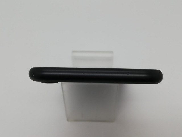 【中古】Apple docomo 【SIMロック解除済み】 iPhone SE（第2世代） 64GB ブラック MHGP3J/A（後期型番）【アリオ倉敷】保証期間１ヶ月【ランクB】