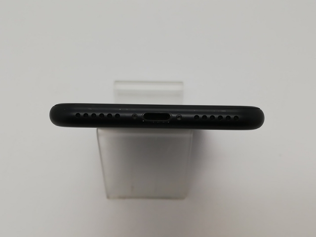 【中古】Apple docomo 【SIMロック解除済み】 iPhone SE（第2世代） 64GB ブラック MHGP3J/A（後期型番）【アリオ倉敷】保証期間１ヶ月【ランクB】