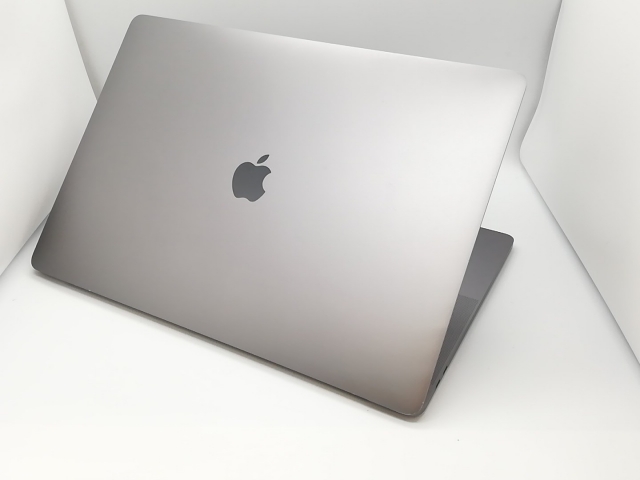 中古】Apple MacBook Pro 15インチ CTO (Mid 2019) シルバー Core i9
