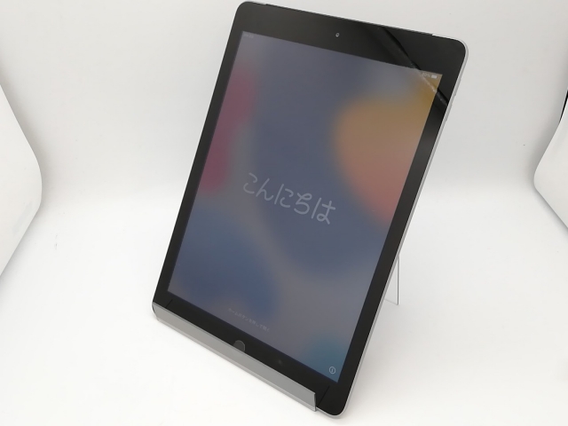 【中古】Apple docomo 【SIMロックあり】 iPad（第5世代/2017） 128GB スペースグレイ MP262J/A【アリオ倉敷】保証期間１ヶ月【ランクB】_1