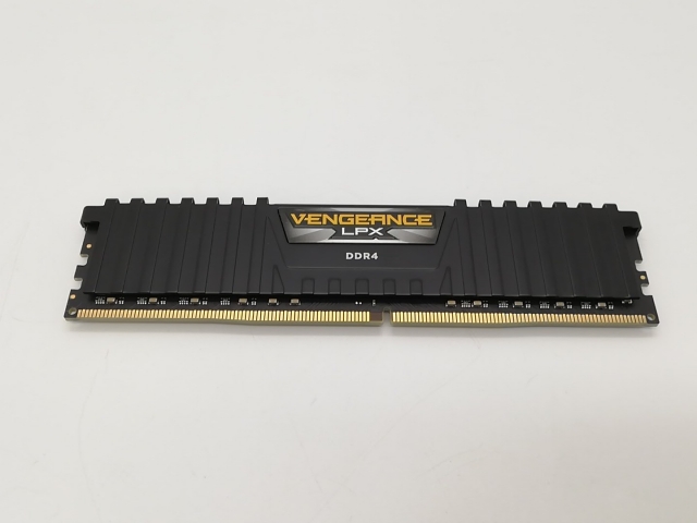 【中古】DDR4 16GB PC4-25600(DDR4-3200)【デスクトップPC用】【アリオ倉敷】保証期間１週間