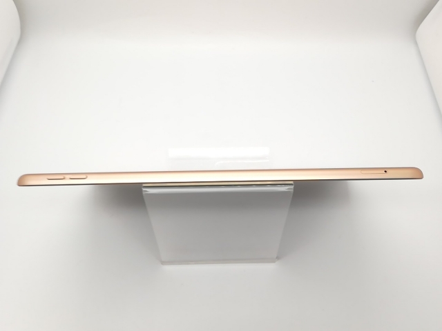 【中古】Apple SoftBank 【SIMロック解除済み】 iPad（第7世代/2019） 32GB ゴールド MW6D2J/A【京都】保証期間１ヶ月【ランクB】_4