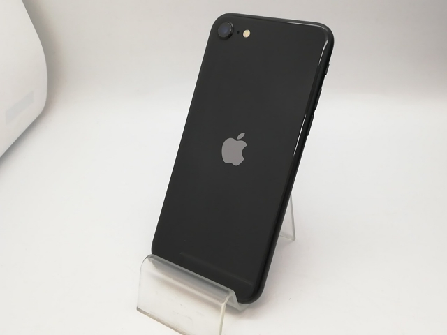 【中古】Apple au 【SIMロック解除済み】 iPhone SE（第2世代） 64GB ブラック MX9R2J/A【アリオ倉敷】保証期間１ヶ月【ランクB】