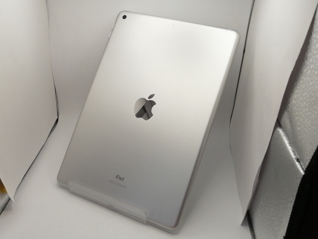 中古】Apple 【Wi-Fi】 iPad（第8世代/2020） 32GB シルバー MYLA2J/A 