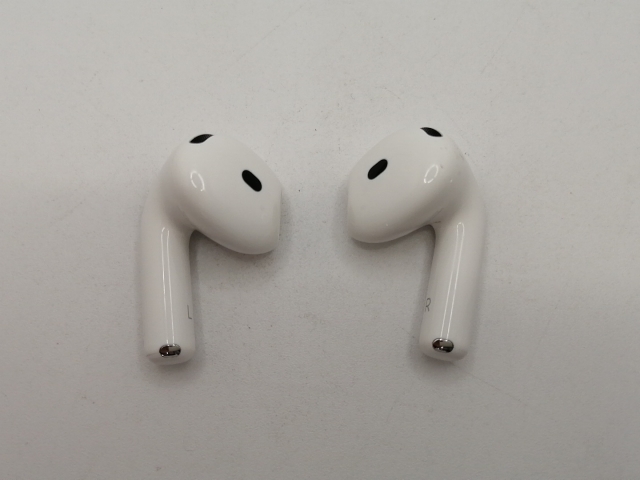 【中古】Apple AirPods 4 アクティブノイズキャンセリング搭載モデル MXP93J/A【川崎駅前】保証期間１ヶ月
