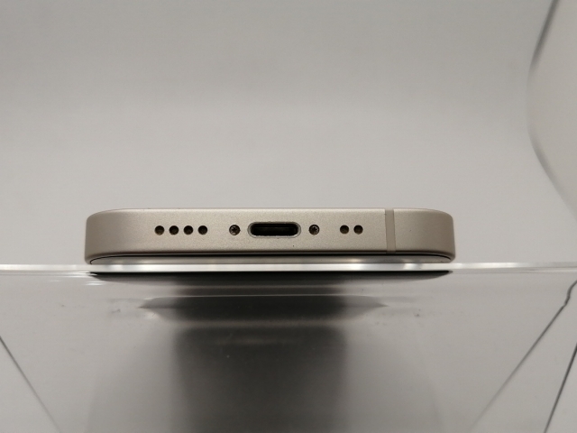 【中古】Apple docomo 【SIMフリー】 iPhone 13 mini 256GB スターライト MLJK3J/A【川崎駅前】保証期間１ヶ月【ランクA】_3
