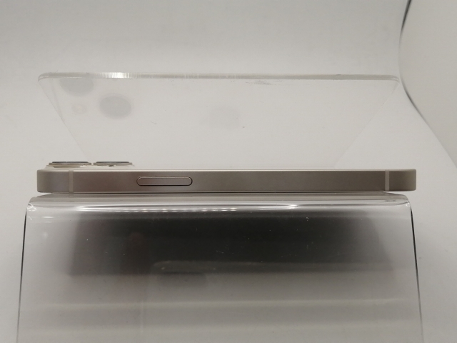 【中古】Apple docomo 【SIMフリー】 iPhone 13 mini 256GB スターライト MLJK3J/A【川崎駅前】保証期間１ヶ月【ランクA】_4