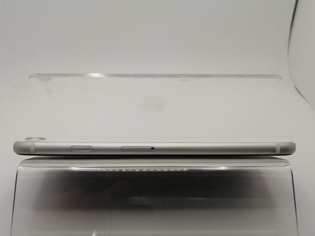 【中古】Apple docomo 【SIMロック解除済み】 iPhone SE（第2世代） 64GB ホワイト MHGQ3J/A（後期型番）【川崎駅前】保証期間１ヶ月【ランクC】_4