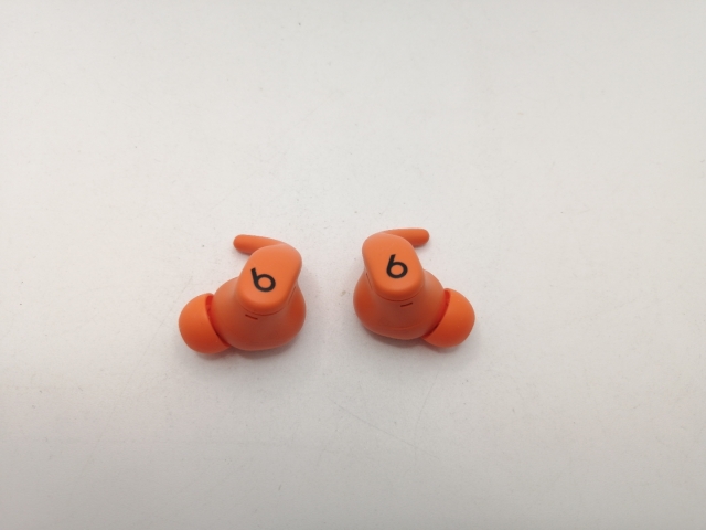【中古】beats by dr.dre Powerbeats Fit [スパークオレンジ]【川崎駅前】保証期間１ヶ月【ランクA】