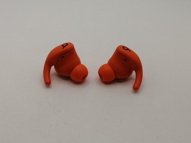 【中古】beats by dr.dre Powerbeats Fit [スパークオレンジ]【川崎駅前】保証期間１ヶ月【ランクA】_4