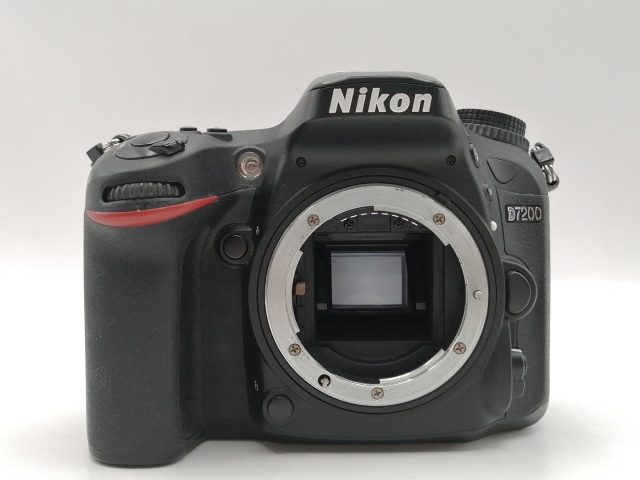 【中古】Nikon D7200 上半身【川崎駅前】言いはなつ継続期間１ヶ月【位置づけるC】