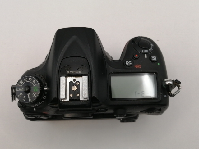 【中古】Nikon D7200 上半身【川崎駅前】言いはなつ継続期間１ヶ月【位置づけるC】