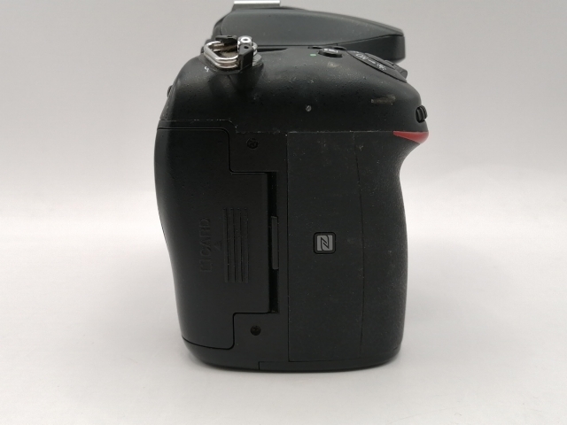 【中古】Nikon D7200 上半身【川崎駅前】言いはなつ継続期間１ヶ月【位置づけるC】