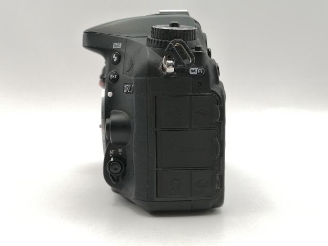 【中古】Nikon D7200 上半身【川崎駅前】言いはなつ継続期間１ヶ月【位置づけるC】