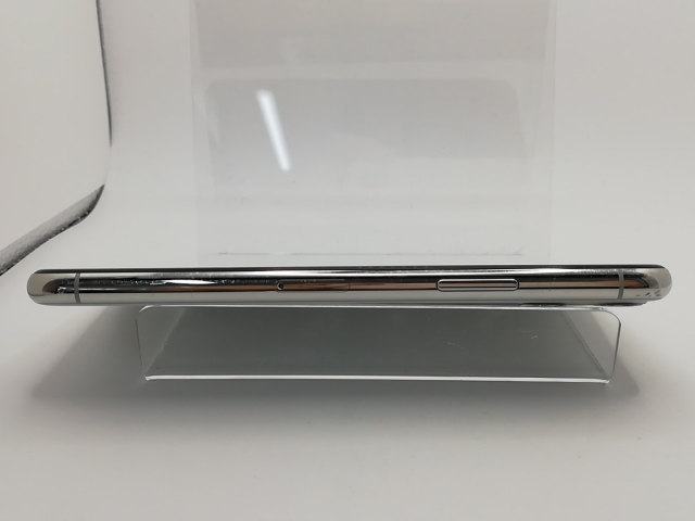 【中古】Apple au 【SIMロック解除済み】 iPhone 11 Pro 64GB シルバー MWC32J/A【新橋】保証期間１ヶ月【ランクC】_4