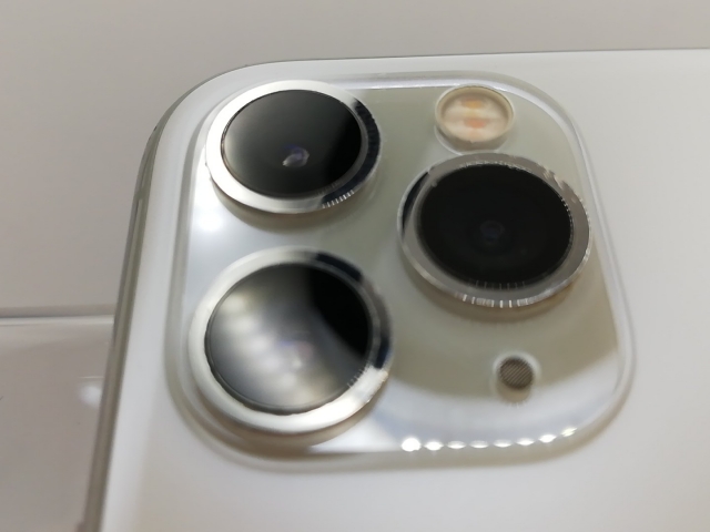 【中古】Apple au 【SIMロック解除済み】 iPhone 11 Pro 64GB シルバー MWC32J/A【新橋】保証期間１ヶ月【ランクC】_7