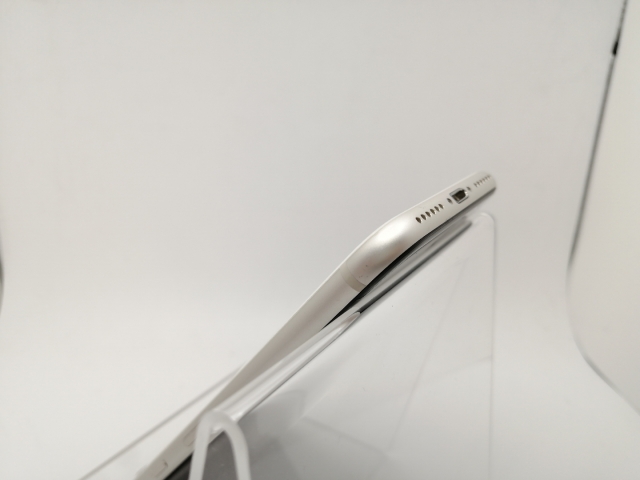 【中古】Apple 国内版 【SIMフリー】 iPhone SE（第3世代） 128GB スターライト MMYG3J/A【川崎駅前】保