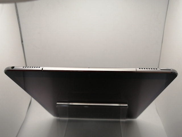【中古】Apple SoftBank 【SIMロック解除済み】 10.5インチ iPad Pro（2017） 64GB スペースグレイ MQEY2J/A【川崎駅前】保証期間１ヶ月【ランクC】_2